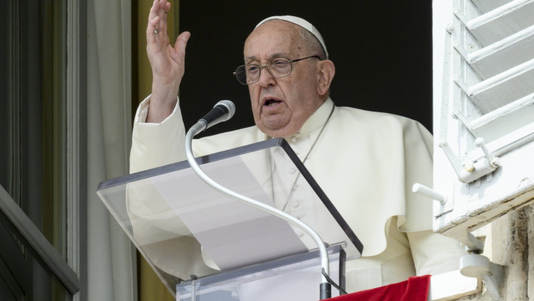 „Suntem pe cale sa distrugem lumea”. Avertismentul dur al lui Papa Francisc pentru liderii politici Imagine