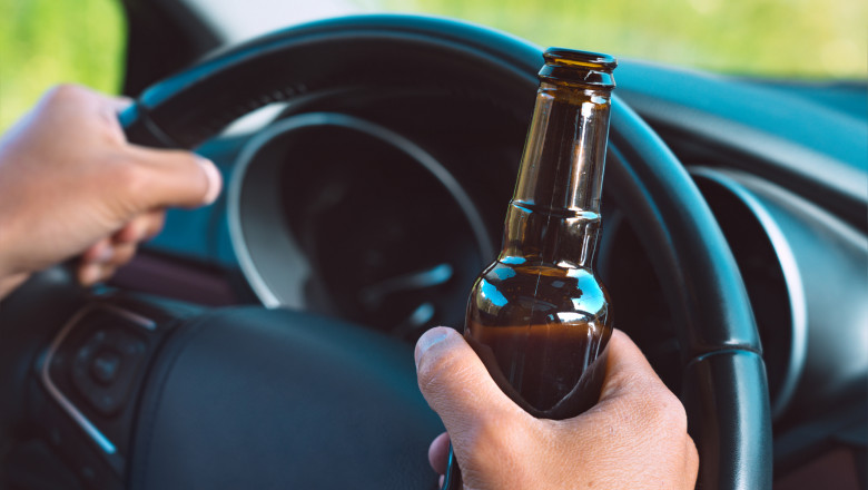 Suparat ca a fost concediat, un barbat din Satu Mare a furat masina firmei si a facut accident cu ea. Era beat si nu avea nici permis Imagine