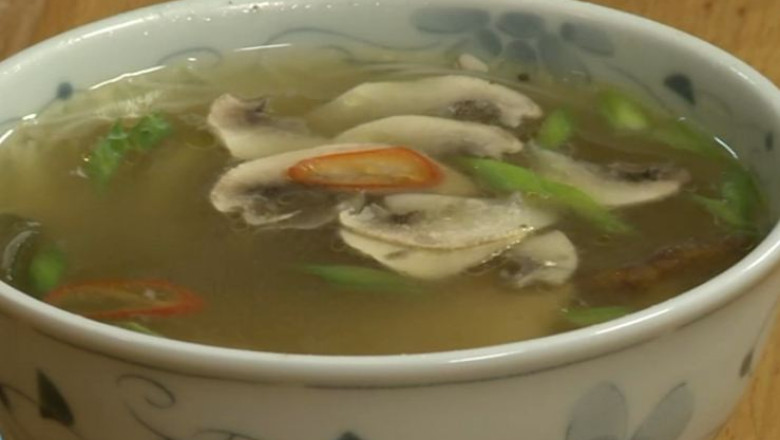 Supe sanatoase de sezon: de radacinoase, crema din ciuperci si asiatica Imagine