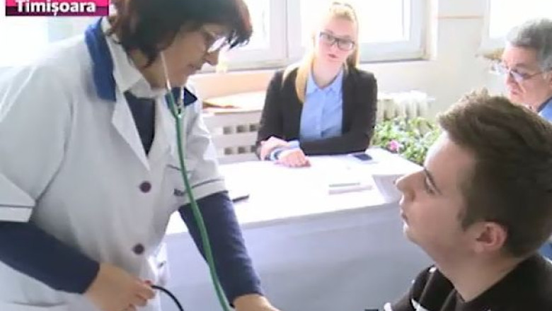 Supereroi pentru viata. Zeci de studenti din Timisoara doneaza sange in cadrul unei competitii neobisnuite Imagine