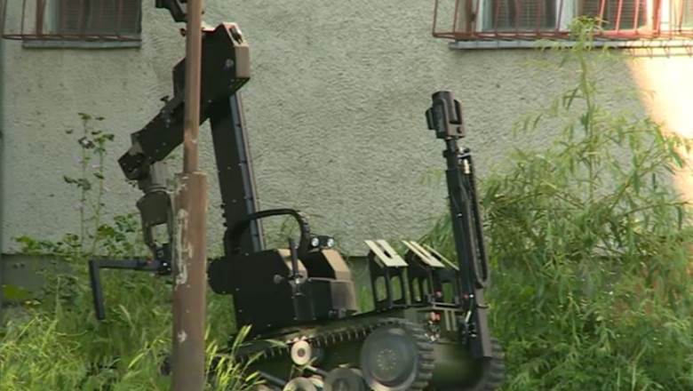 Surse: Bomba artizanala gasita langa un bloc din Drobeta - Turnu Severin continea trei kilograme de explozibil Imagine