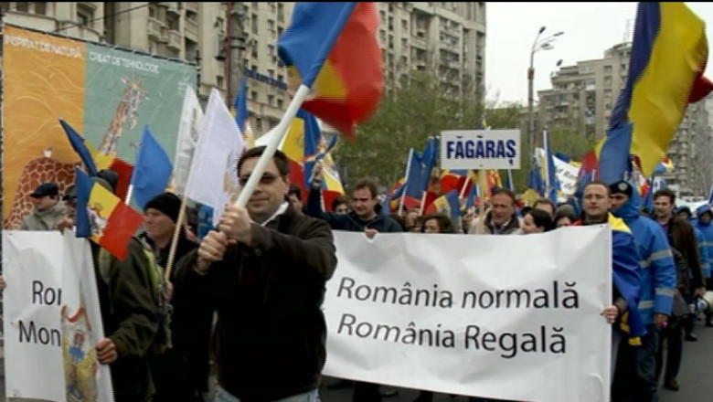 Sustinatorii monarhiei au iesit in strada Imagine