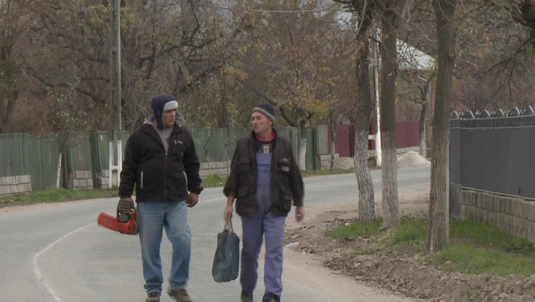 Sustinere din partea ...grecilor. Locuitorii comunei Greci din Tulcea tin pumnii nationalei lui Piturca Imagine