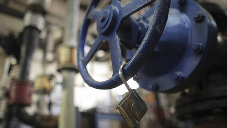 Sute de blocuri si doua spitale din Bucuresti raman fara apa calda si caldura. Termoenergetica finalizeaza lucrarile de modernizare Imagine