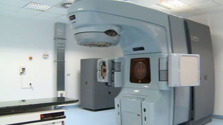 Sute de bolnavi de cancer nu mai pot urma sedintele de radioterapie din cauza unei defectiuni Imagine
