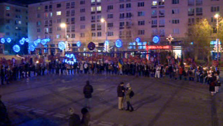 Sute de colindatori, pe strazile Iasiului Imagine