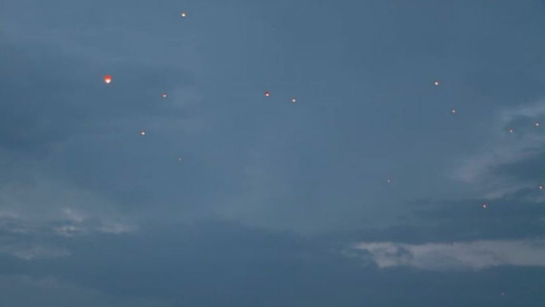 Sute de constanteni au donat bani pentru salvarea unui copil bolnav, prin lansarea de lampioane Imagine