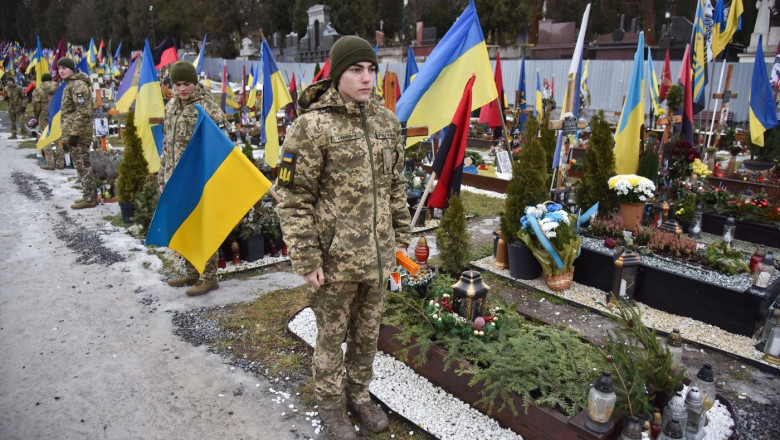 Sute de corpuri ale ucrainenilor ucisi pe front, returnate de Rusia Kievului, in schimbul a 45 de soldati morti. Este al saselea schimb Imagine