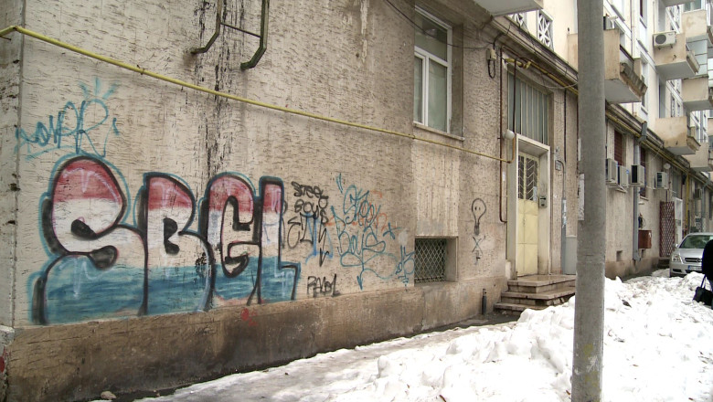 Sute de graffiti in Galati Imagine