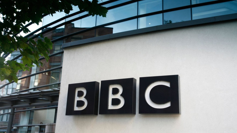 Sute de jurnalisti si personalitati acuza BBC de partinire in favoarea Israelului si cer sa revina la „corectitudine si impartialitate” Imagine