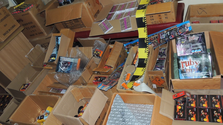 Sute de kilograme de petarde au fost confiscate de politistii din Vaslui Imagine