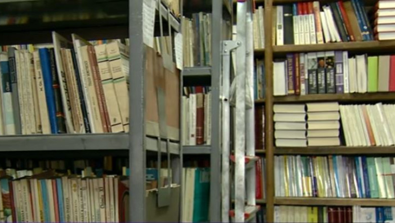 Sute de mii de carti ale Bibliotecii Pedagogice, unele foarte rare, ar putea sta abandonate in depozite Imagine