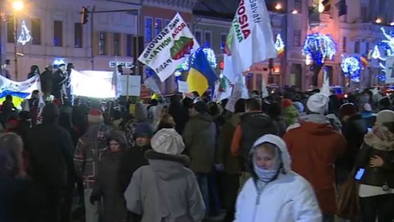 Sute de persoane au protestat in mai multe orase din tara fata de proiectul de la Rosia Montana Imagine