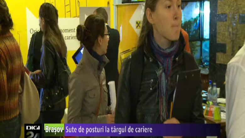 Sute de posturi, la targul de cariere Imagine