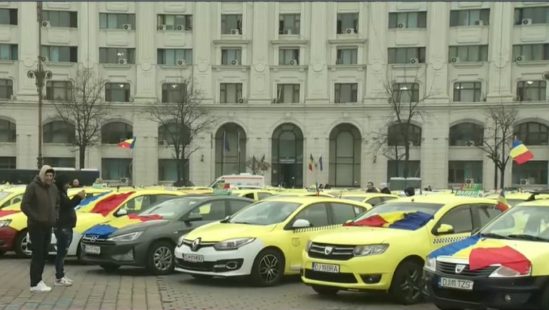 Sute de taximetristi protesteaza, luni, in Bucuresti. Care sunt principalele revendicari Imagine