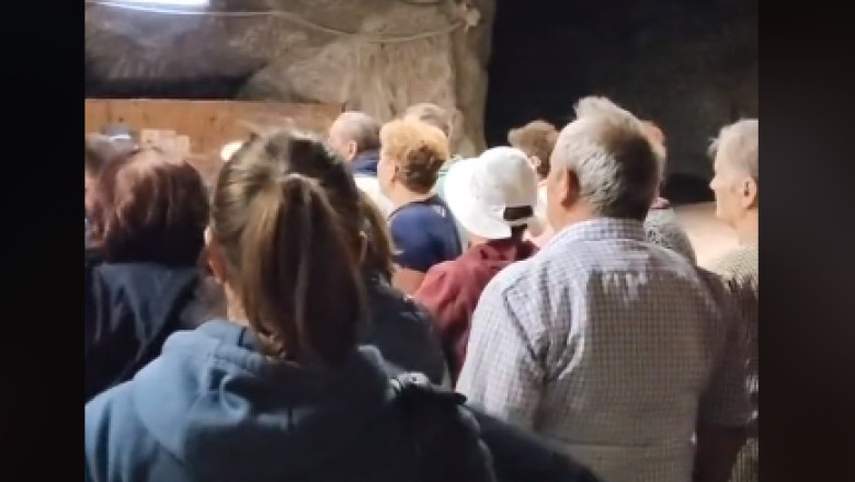 Sute de turisti aflati in Salina Praid au fost evacuati din cauza unor infiltratii „abundente cu namol” Imagine