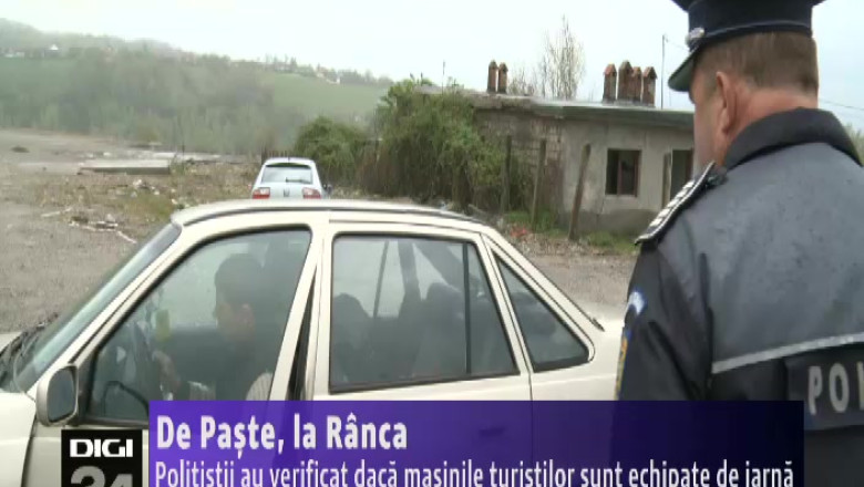 Sute de turisti au petrecut Pastele la Ranca  Imagine