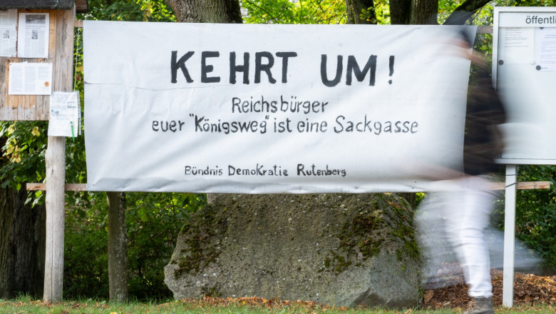 Suveranistii si anarhistii din Germania cumpara tot mai multe terenuri si proprietati in mediul rural pentru a forma un stat in stat Imagine