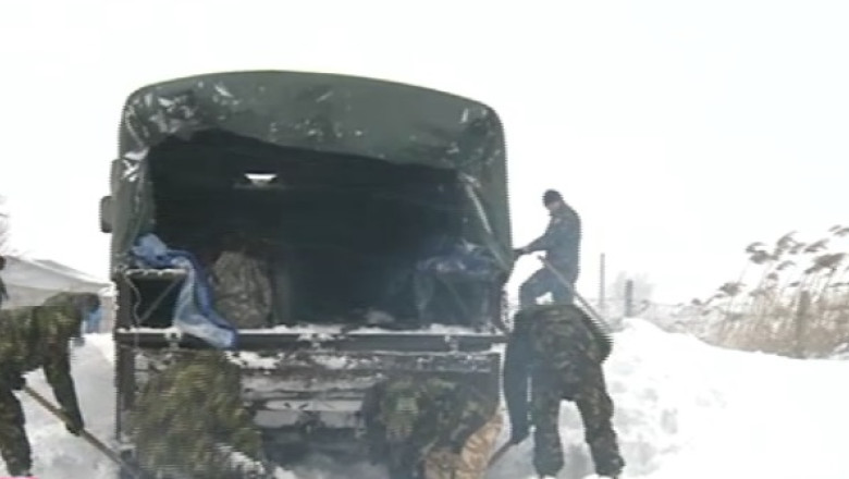 T. Basescu: As propune Guvernului sa dea armatei si jandarmeriei banii de deszapezire Imagine