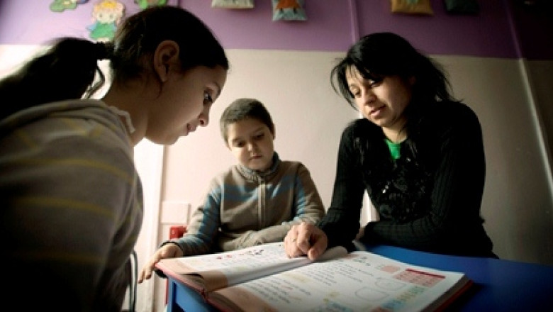 T. Basescu, la Summitul UE dedicat Romilor: Tematica discriminarii, intolerantei si rasismului, puncte slabe in pregatirea cadrelor didactice Imagine