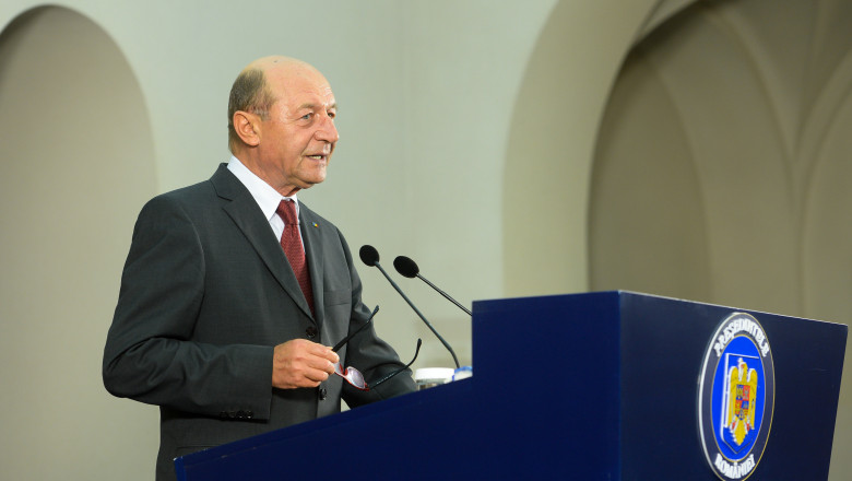 T. Basescu: T. Melescanu a initiat o HG care ii proteja pe fostii ofiteri, semnata de V. Ponta. L-am intrebat daca in Guvern sunt fosti ofiteri si nu a raspuns Imagine