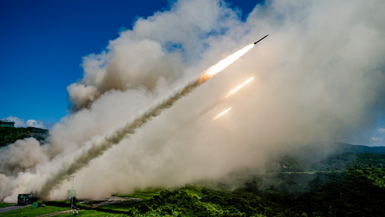 Taiwanul sustine ca a tras rachete de semnalizare pentru a alunga drone chineze suspecte in apropierea insulelor Kinmen Imagine