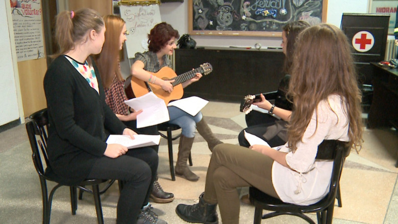 Talentati si generosi. 45 de elevi din Iasi pregatesc un spectacol caritabil pentru copiii orfani Imagine