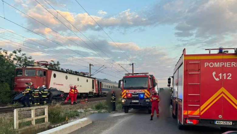 Tanar de 19 ani, mort dupa ce masina sa a fost lovita de tren, in Suceava Imagine