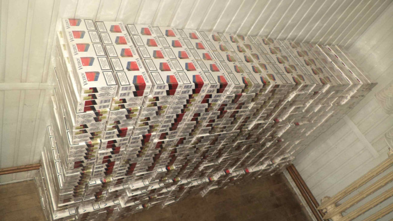 Tanar de 25 de ani, prins cu masina burdusita cu tigari de contrabanda Imagine