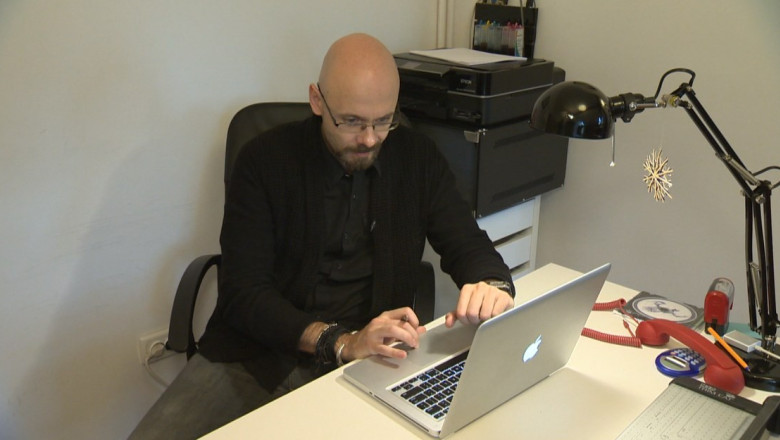 Tanarul din spatele celei mai spectaculoase campanii politice. Ioan Niculescu a colaborat la crearea imaginii lui Klaus Iohannis in online Imagine