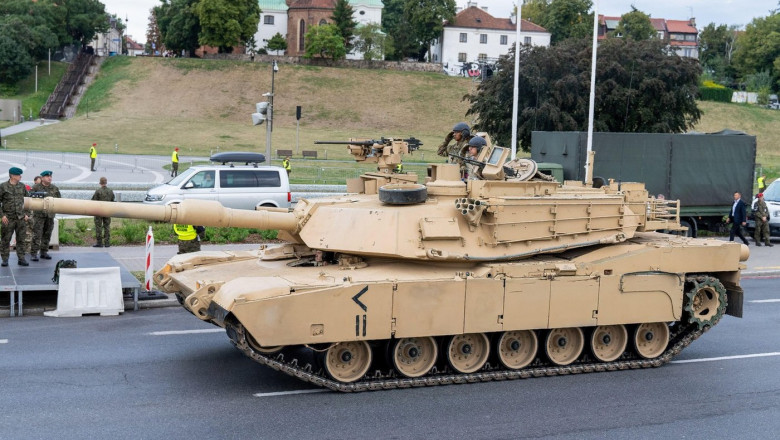Tara care doneaza Ucrainei 49 de tancuri Abrams vechi Imagine