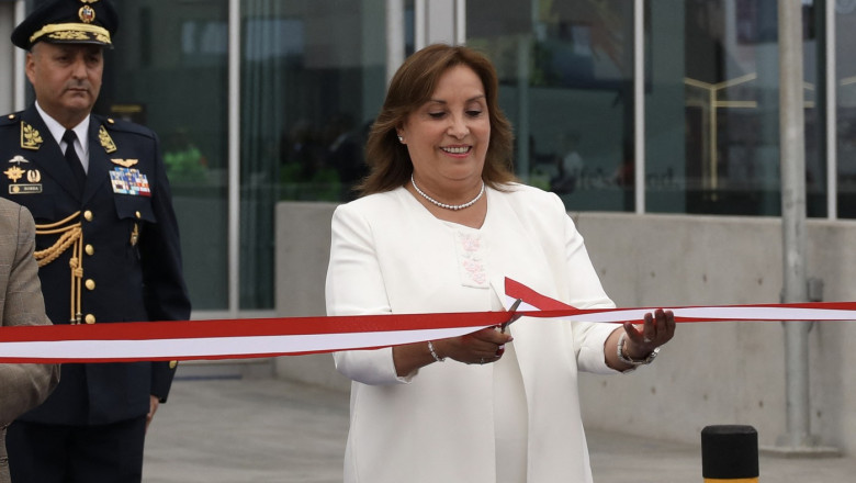 Tara in care un presedinte cu o popularitate de 2% isi dubleaza salariul, cu un an inainte de incheierea mandatului Imagine