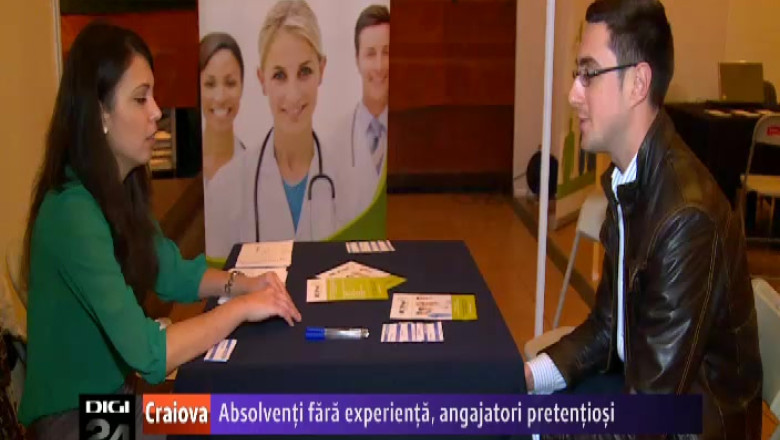 Targ de joburi pentru medicinisti, la Craiova. Sute de tineri si-au cautat locuri de munca in strainatate Imagine
