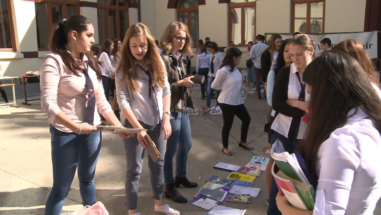 Targ de manuale second hand Imagine