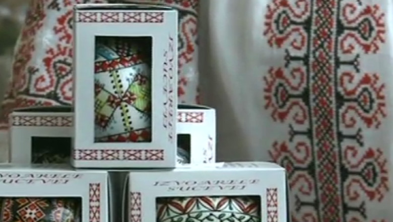 Targ diplomatic cu scop caritabil. Produse traditionale vandute de sotiile ambasadorilor din Spania Imagine