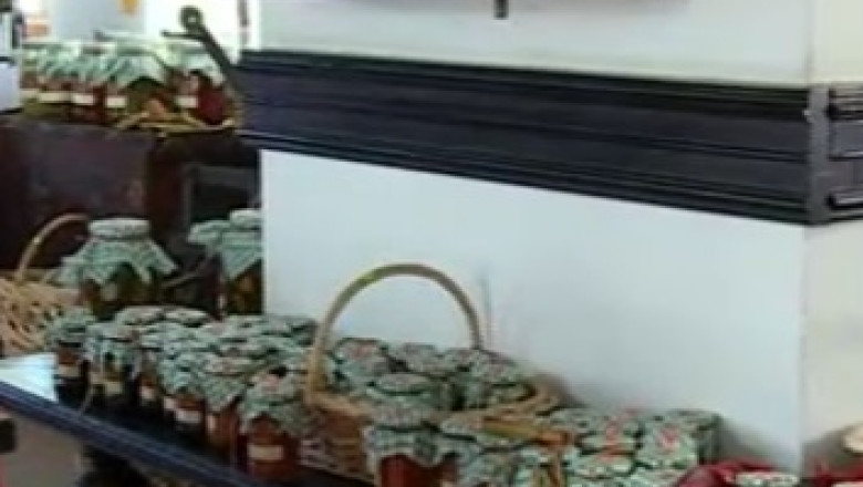 Targuri cu bunatati. Dulceata de ardei iute si cea de ceapa rosie sunt vedetele toamnei Imagine