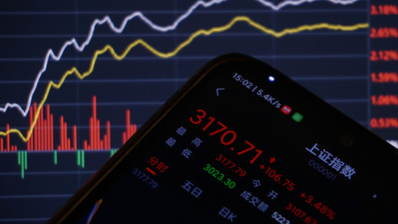 Tarifele lui Donald Trump lovesc puternic in pietele bursiere europene. Scaderea inregistrata dupa anuntul liderului de la Casa Alba Imagine