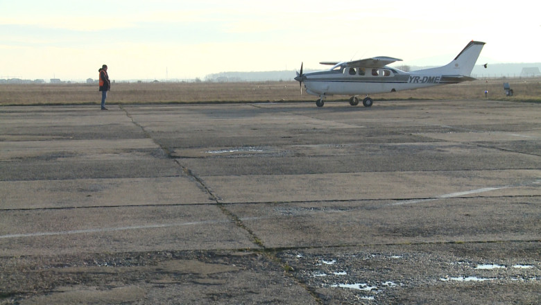 TAROM a anuntat suspendarea zborurilor pe aeroportul din Oradea Imagine