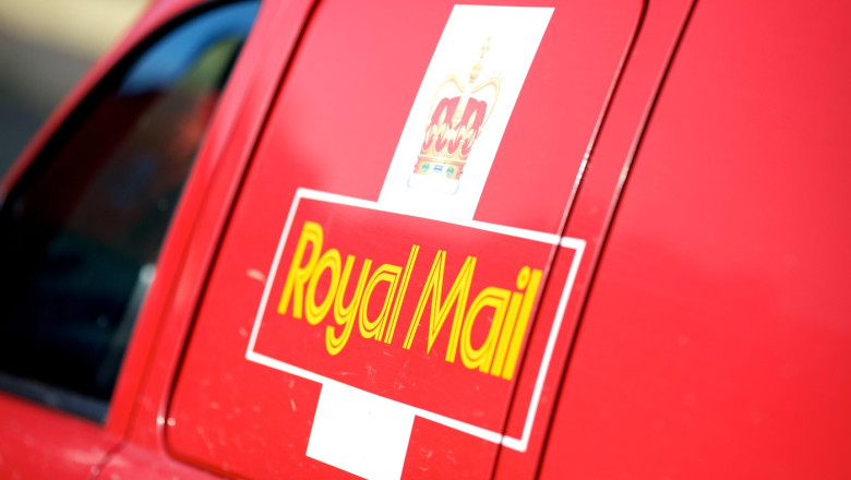 Taxele lui Trump au determinat 88 de operatori postali, inclusiv Deutsche Post si Royal Mail, sa suspende serviciile catre SUA Imagine