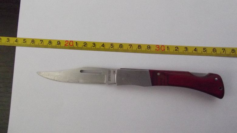 Taximerist amenintat cu un cutit Imagine