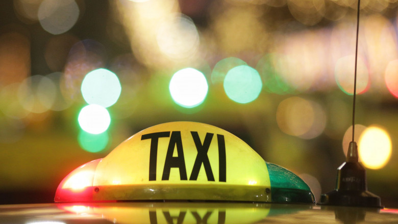 Taximetristii din Centrul Vechi al Bucurestiului, amendati de politie. Amenzile au depasit 26.000 de lei Imagine