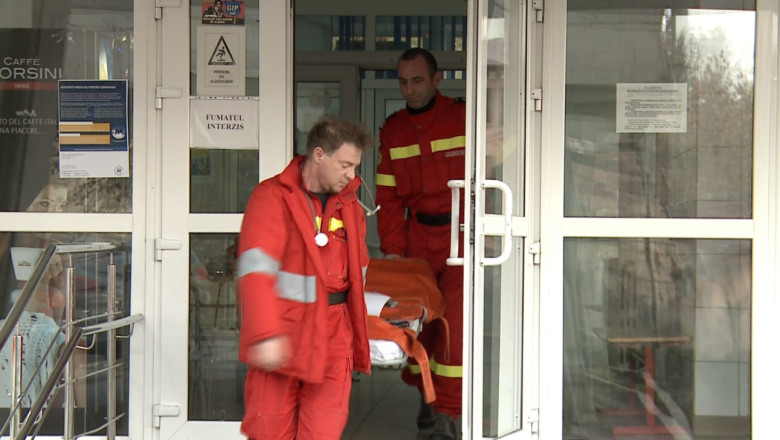 Teama salvatorilor. Medicii si asistentii SMURD vor fi consiliati psihologic Imagine