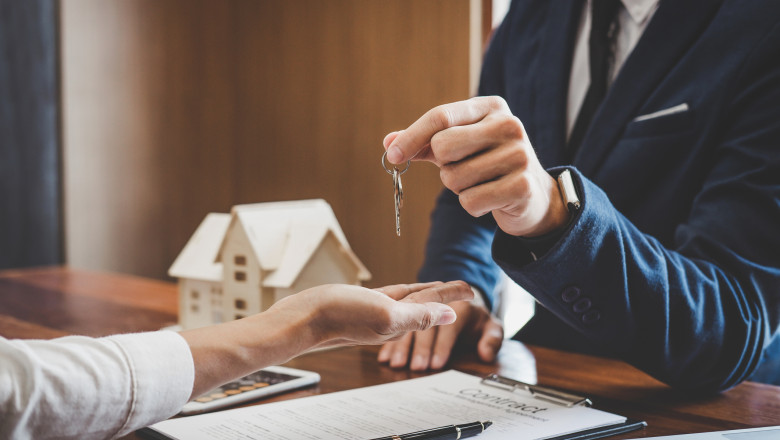 Teapa de zeci de mii de euro cu apartamente platite in avans, in Suceava. Constructorul, plasat sub control judiciar pentru inselaciune Imagine