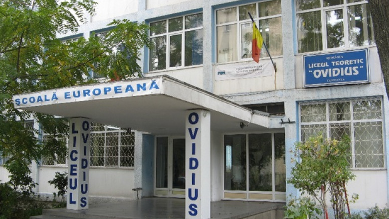 Teatru in limba franceza la Liceul Ovidius. Tinerii actori au jucat in fata unei sali pline ochi Imagine