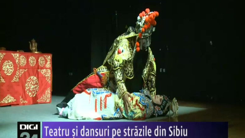 Teatru si dansuri pe strazile din Sibiu  Imagine