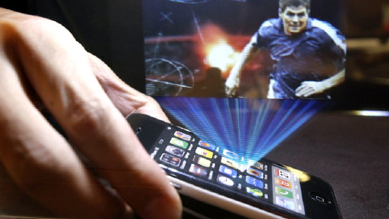 Telefonul cu holograma ar putea fi lansat in urmatorii cinci ani Imagine