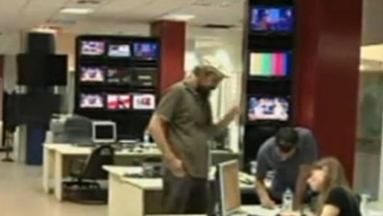 Televiziunea publica din Grecia, evacuata. Sediul era ocupat de patru luni de fostii angajati Imagine