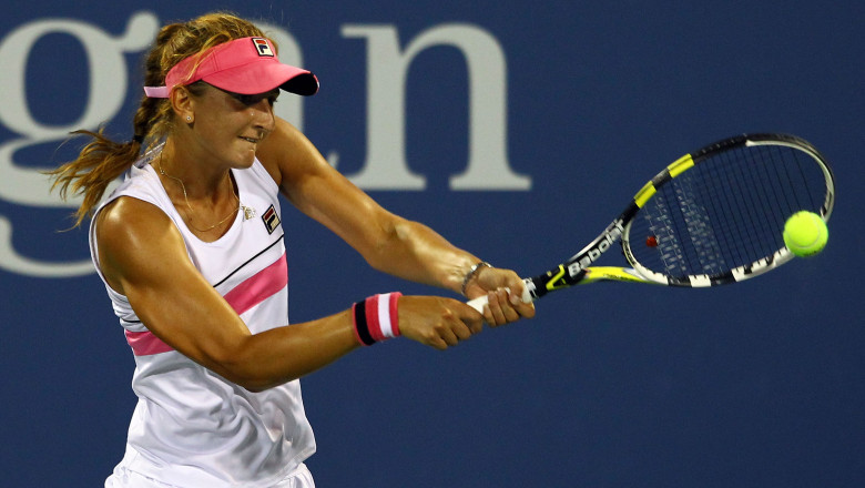 TENIS. Irina Begu, in semifinale la Moscova, dupa victoria in fata Tvetanei Pironkova Imagine