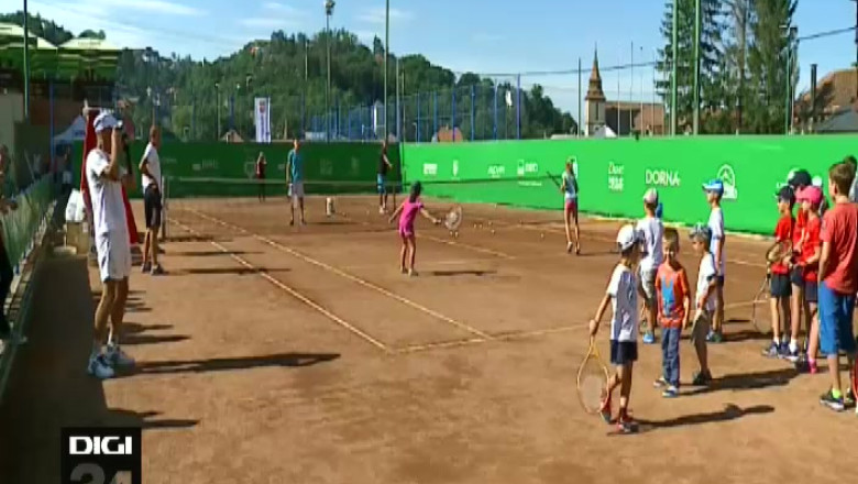 Tenis pentru toate varstele, la Brasov Imagine