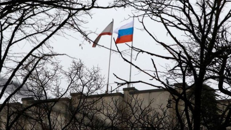 Tensiuni in Crimeea. Steagul Rusiei a fost arborat pe cladirea Parlamentului. V. Ianukovici: Crimeea nu accepta anarhia Imagine